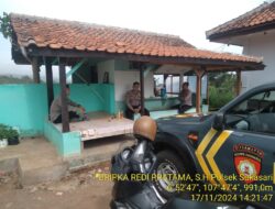 KAPOLSEK SUKASARI BESERTA ANGGOTA UNIT SAMAPTA MEMBERIKAN HIMBAUAN KAMTIBMAS SEBAGAI LANGKAH PREVENTIF DEMI TERCIPTANYA SITUASI KAMTIBMAS YANG KONDUSIF