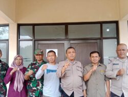 Anggota Polsek Tanjungkerta Polres Sumedang Mengamankan Gudang Logistik Pemilu PPK Tanjungkerta 
