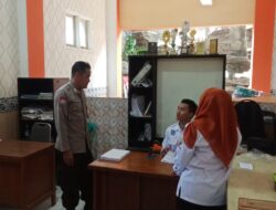 Bhabinkamtibmas Desa Sukarapih Melaksanakan Giat Sambang Dan Silaturahmi Kepada Warga masyarakat.