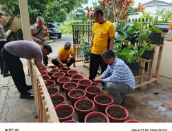 Kegiatan Penanaman Benih Padi Serentak di Polsek Sumedang Utara dalam Rangka Mendukung Program Ketahanan Pangan