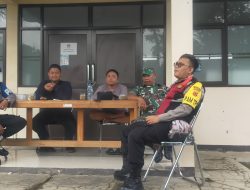 Anggota Polsek Tanjungkerta Polres Sumedang Mengamankan Gudang Logistik Pemilu PPK Tanjungkerta 