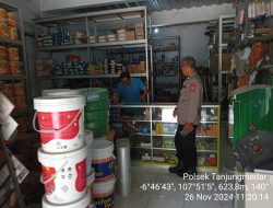 Aiptu Dasep Nasrudin bersama Bripda Farizal melaksanakan sambang/silatrahmi kamtibmas