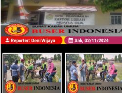 Lurah Dan Perangkat Kelurahan Muara Dua Induk Berikan Contoh Teladan Giatkan Kerja bakti Bersihkan Lingkungan  Sekitar