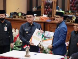 Bupati Tanbu Hadiri Rapat Paripurna DPRD Kesepakatan APBD Anggaran Tahun 2025.