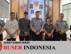 Ketua LAKRI Muara Enim Dan Perwakilan Masyarakat Datangi Kantor Imigrasi Terkait Deportasi WNA Di Muara Enim