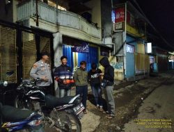 Anggota Polsek Sukasari Laksanakan Patroli KRYD Blue Light / Malam hari di Wilayah Kecamatan Sukasari Kabupaten Sumedang