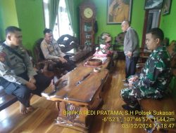 KAPOLSEK SUKASARI BESERTA ANGGOTA UNIT SAMAPTA MEMBERIKAN HIMBAUAN KAMTIBMAS SEBAGAI LANGKAH PREVENTIF DEMI TERCIPTANYA SITUASI KAMTIBMAS YANG KONDUSIF