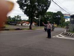 Pengaturan Lalu -lintas Sore Hari, Bentuk Pelayanan Polsek Tomo Kepada Masyarakat Pengguna Jalan Raya