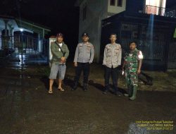 Anggota Polsek Sukasari Laksanakan Patroli KRYD Blue Light / Malam hari di Wilayah Kecamatan Sukasari Kabupaten Sumedang