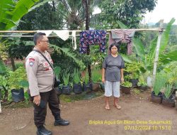 Aipda Tata Sasmita bersama Bripka Agus Sukmana melaksanakan sambang/silatrahmi kamtibmas ke warga masyarakat 
