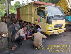 Aiptu Nana Sujana bersama Bripka Yuyun Yuwana sambangi warga masyarakat