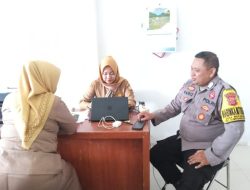 Bripka Fariz Laksanakan Sambang Silaturahmi kepada Perangkat Desa Mekarjaya Dalam Rangka Pelaksanaan Quick Wins Presisi Polri