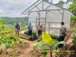 Kegiatan Sambang dan Silaturahmi Kamtibmas ke Kelompok Wanita Tani (KWT) Kenanga di Desa Sukamukti