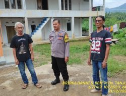 Bripka Dani Santika bersama Bripda Diwan melaksanakan sambang/silatrahmi Kamtibmas dan dumas keliling dalam rangka BEYOND TRUST PRESISI