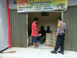 Bhabinkamtibmas Desa Sukamatri Sambangi Warga Desa Binaanya