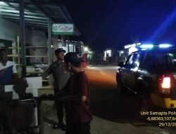 Anggota Polsek Sukasari Laksanakan Patroli KRYD Blue Light / Malam hari di Wilayah Kecamatan Sukasari Kabupaten Sumedang