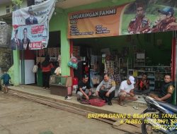Aipda Edi Hidayat bersama Bripka Dani Santika sambangi Warga masyarakat