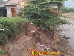 Puluhan Rumah di Kampung Warung Pojok Terancam Ambruk Akibat Abrasi Kali Bekasi : Warga Minta Perhatian Pemerintah