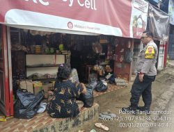 Aipda Tata Sasmita bersama Bripka Agus Sukmana Laksanakan Silaturahmi Kamtibmas dan Dumas Keliling dalam Rangka BEYOND TRUST PRESISI.