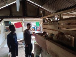 Bhabinkamtibmas Desa Awilega Sambangi Warga Desa Binaanya