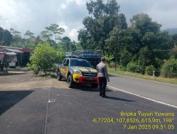Antisipasi terjadinya C3 (Curas,Curat, dan Curanmor) Polsek Tanjungmedar Polres Sumedang Polda Jabar melaksanakan KRYD siang hari
