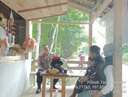 Aipda Tata Sasmita bersama Bripka Agus Sukmana Laksanakan Silaturahmi Kamtibmas dan Dumas Keliling dalam Rangka BEYOND TRUST PRESISI.
