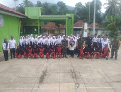 Koramil 1008/Buahdua Kodim 0610/Sumedang Peltu Iwan Kustiwan bersama 3 orang Babinsa melakukan kegiatan bimbingan latihan ekstrakulikuler
