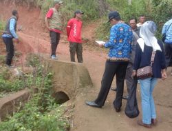 Kapolsek Tanjungmedar Hadiri Pemantauan dan Evaluasi Penggunaan Anggaran Desa Cikaramas Tahun 2024