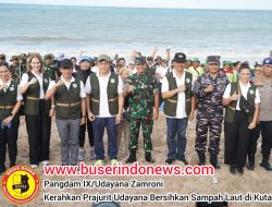 Pangdam IX/Udayana Zamroni Kerahkan Prajurit Udayana Bersihkan Sampah Laut di Kuta