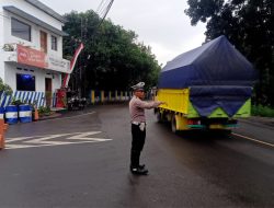 Pengaturan Lalu -lintas Pagi Hari, Bentuk Pelayanan Polsek Tomo Kepada Masyarakat Pengguna Jalan Raya.