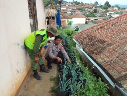 Bhabinkamtibmas Polsek Sukasari melaksanakan silaturahmi ke masyarakat untuk Pemanfaatan Pekarangan untuk Peternakan dan Pertanian Terbatas