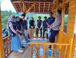 Pembinaan terhadap mahasiswa unsap yang sedang melaksanakan KKN (kuliah kerja nyata) di Desa Girimukti Kec. Sumedang utara Kab Sumedang