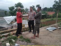 KAPOLSEK SUKASARI BESERTA ANGGOTA UNIT SAMAPTA MEMBERIKAN HIMBAUAN KAMTIBMAS SEBAGAI LANGKAH PREVENTIF DEMI TERCIPTANYA SITUASI KAMTIBMAS YANG KONDUSIF