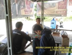 Bripka Dani Santika bersama Briptu Diwan sambangi Warga masyarakat