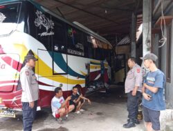Samapta Polsek Tomo Tingkatkan Keamanan dan Kenyamanan dengan Patroli Jalan Kaki.