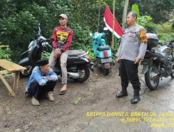 Bripka Dani Santika bersama Briptu Diwan sambangi Warga masyarakat