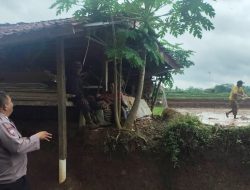 Bhabinkamtibmas Sambangi Warga Desa Kertaharja