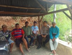 Polsek Sukasari melaksanakan kegiatan Jumat Curhat untuk menampung aspirasi warga dan meningkatkan kinerja Polri sebagai pelindung dan pengayom masyarakat