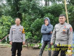 Bripka Dani Santika bersama Briptu Diwan sambangi Warga masyarakat