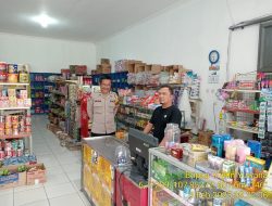 Aiptu Nana Sujana bersama Bripka Yuyun Yuwana melaksanakan sambang/silatrahmi Kamtibmas dan dumas keliling dalam rangka BEYOND TRUST PRESISI
