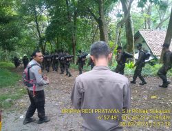 KAPOLSEK SUKASARI BESERTA ANGGOTA UNIT SAMAPTA MEMBERIKAN HIMBAUAN KAMTIBMAS SEBAGAI LANGKAH PREVENTIF DEMI TERCIPTANYA SITUASI KAMTIBMAS YANG KONDUSIF
