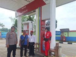 Panit Samapta Polsek Tomo IPTU Sabar Budiono, S.H Tingkatkan Keamanan dan Kenyamanan dengan Patroli Jalan Kaki.