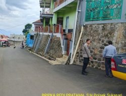 KAPOLSEK SUKASARI BESERTA ANGGOTA UNIT SAMAPTA MEMBERIKAN HIMBAUAN KAMTIBMAS SEBAGAI LANGKAH PREVENTIF DEMI TERCIPTANYA SITUASI KAMTIBMAS YANG KONDUSIF