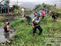 Sambut Bulan Suci Ramadhan Warga Desa Kedung pengawas Giat Bersihkan Kali Kopeng