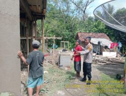 Aiptu Nana Sujana bersama Bripka Yuyun Yuwana melaksanakan sambang/silatrahmi Kamtibmas dan dumas keliling dalam rangka BEYOND TRUST PRESISI