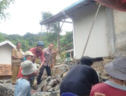 Panit Binmas Polsek Tomo Silaturahmi dengan Warga Desa Jembarwangi