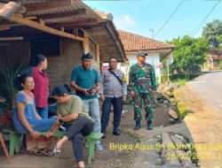 Untuk menjaga Sinergitas TNI/POLRI, Bhabinkamtibmas bersama Babinsa melaksnakan Anjangsana / Silaturahmi TNI/POLRI ke warga masyarakat