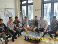 Untuk menjaga Sinergitas TNI/POLRI, Bhabinkamtibmas bersama Babinsa melaksnakan sambang/silaturahmi Kamtibmas