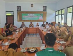 Kasium Polsek Tanjungkerta Aiptu Suhendri, S.Sos.hadiri kegiatan Rapat Forum Koordinasi Pimpinan Kecamatan Tanjungkerta Tahun 2025.