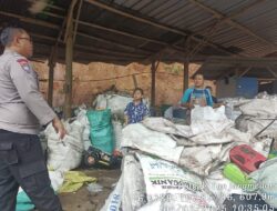 Aipda Tata Sasmita bersama Bripka Agus Sukmana Laksanakan Silaturahmi Kamtibmas dan Dumas Keliling dalam Rangka BEYOND TRUST PRESISI